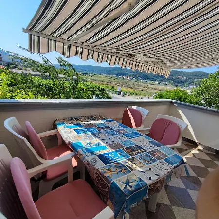 Olivera 2 Supetarska Draga