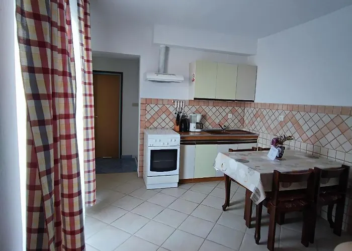 Olivera 2 Supetarska Draga